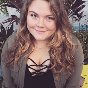 Meet your Posher, Noelle